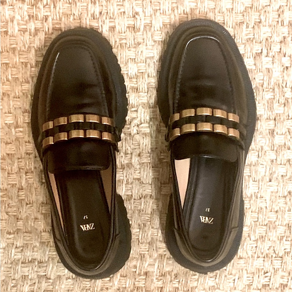 ZARA LOAFERS With Cool CHAIN DETAIL & LUG SOALS